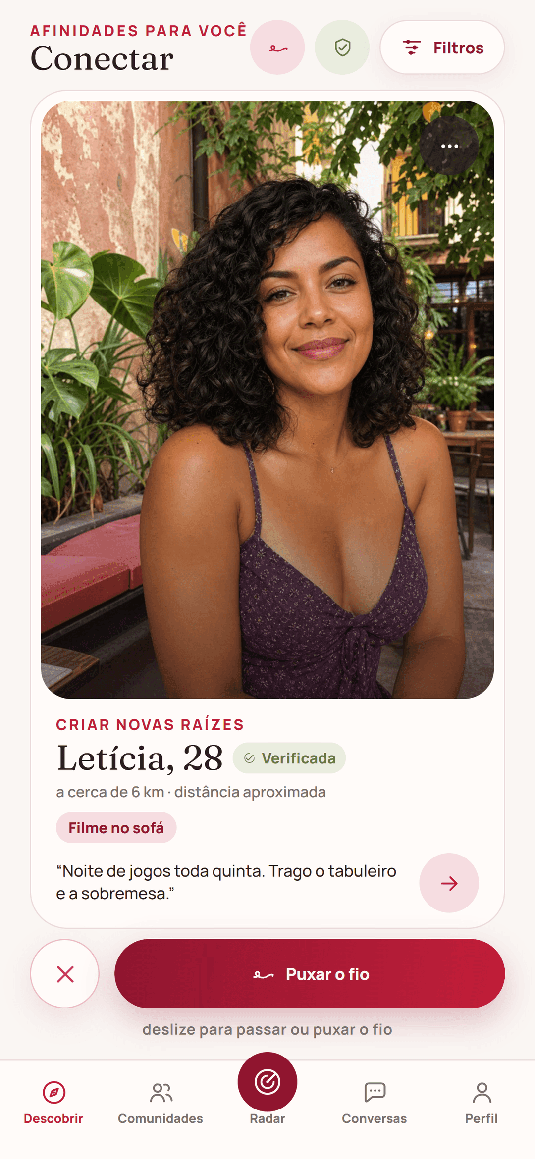 Tela Conectar do Laços, com um perfil verificado, a distância aproximada e o botão Puxar o fio.